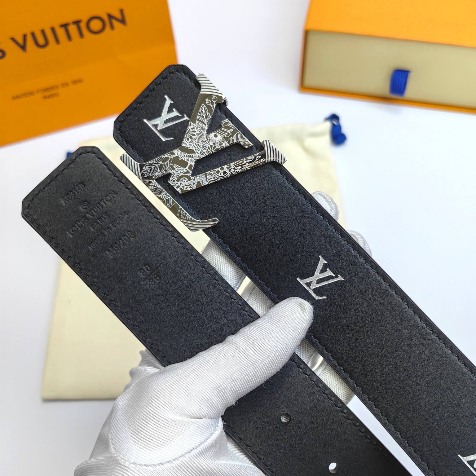 Louis Vuitton Men's Leather Belt with Engraved Buckle, 4CM Width