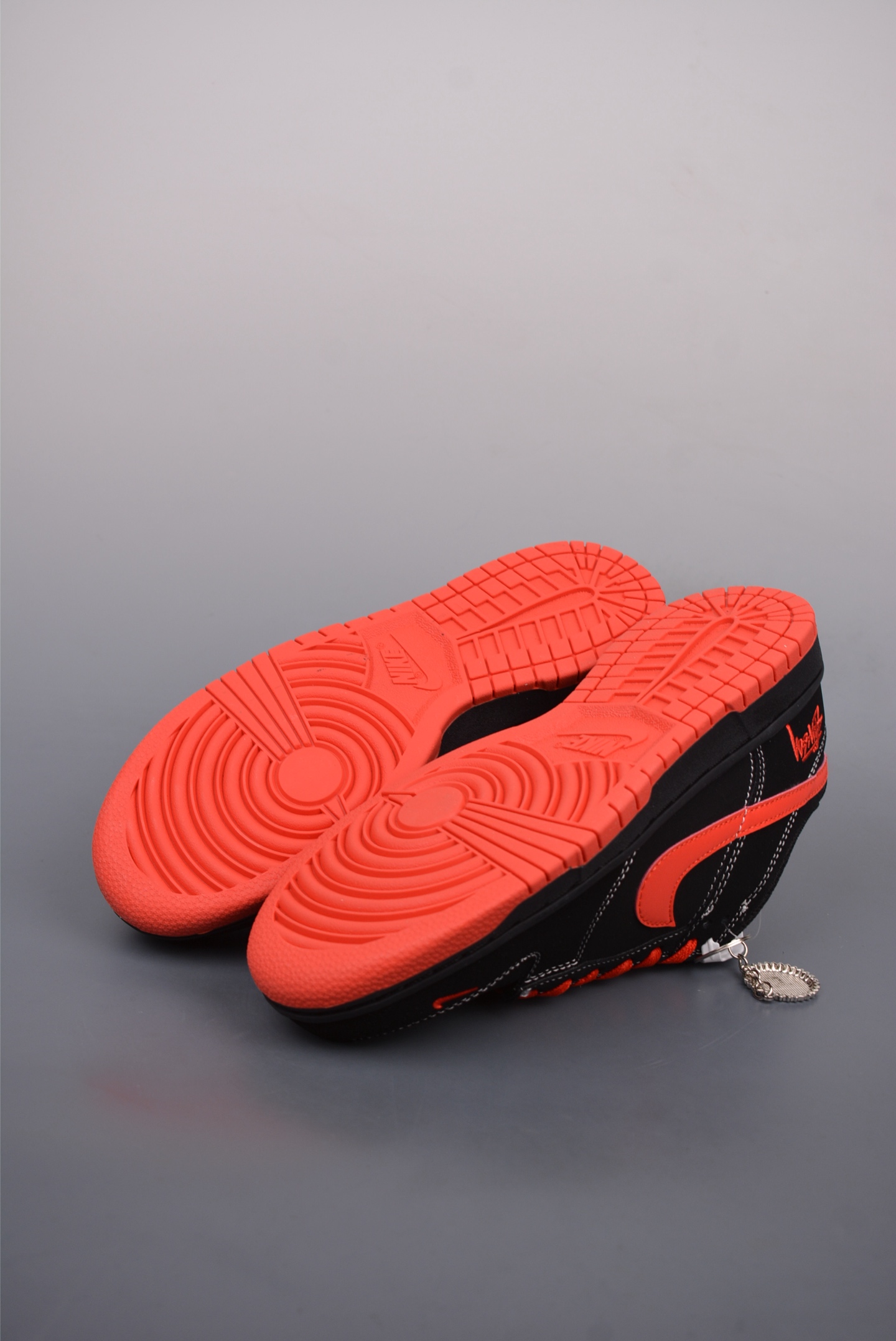 Stussy x Nike By You SB Dunk Low Retro SP Black and Red Embroidery KK1333-028