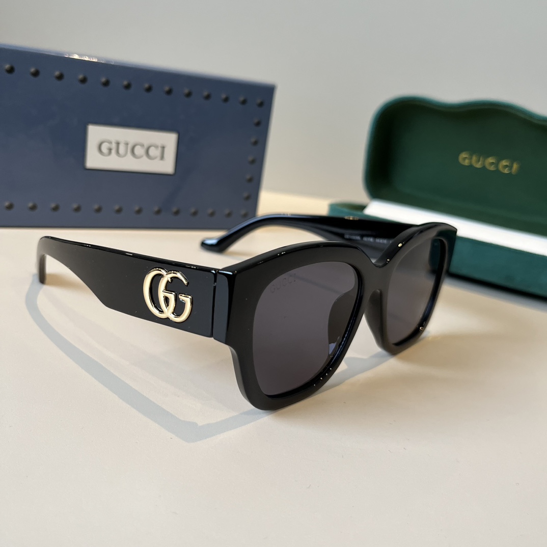 Gucci Round Frame Sunglasses