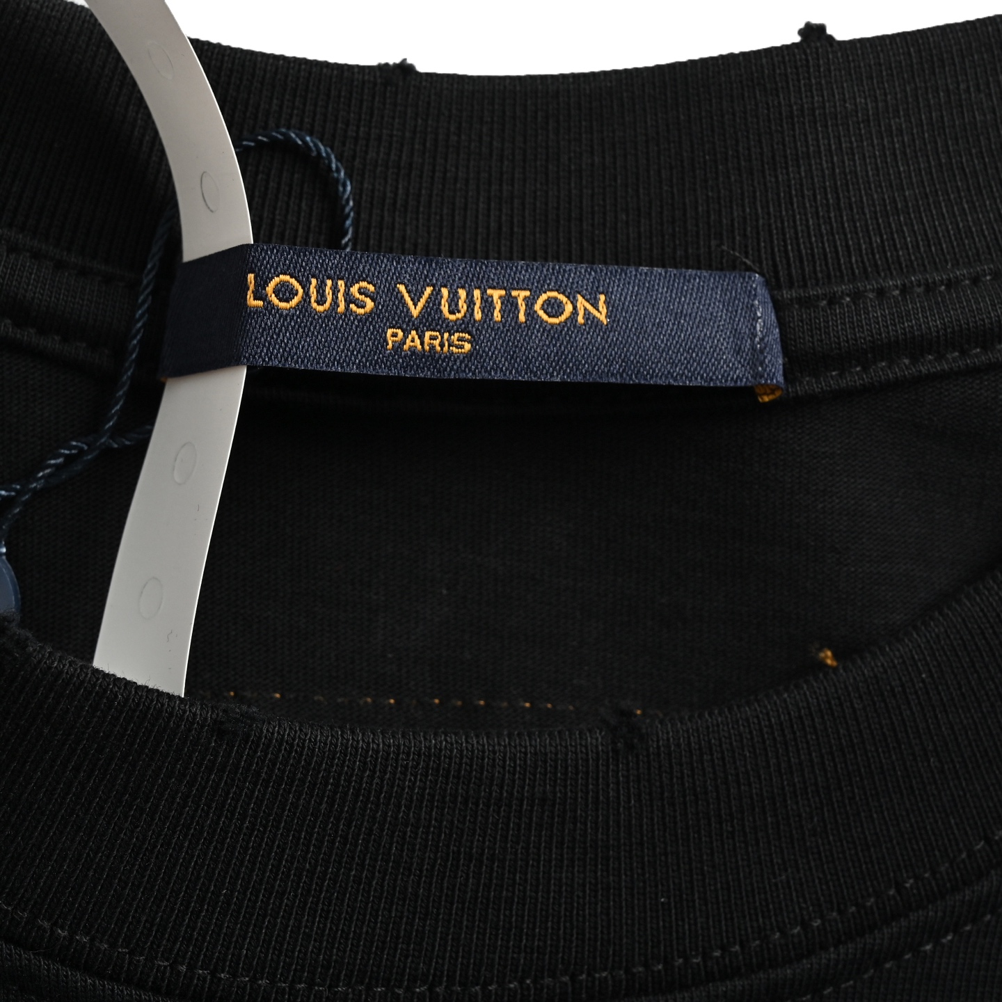Louis Vuitton short-sleeved shirt with hand-painted embroidered logo on the chest