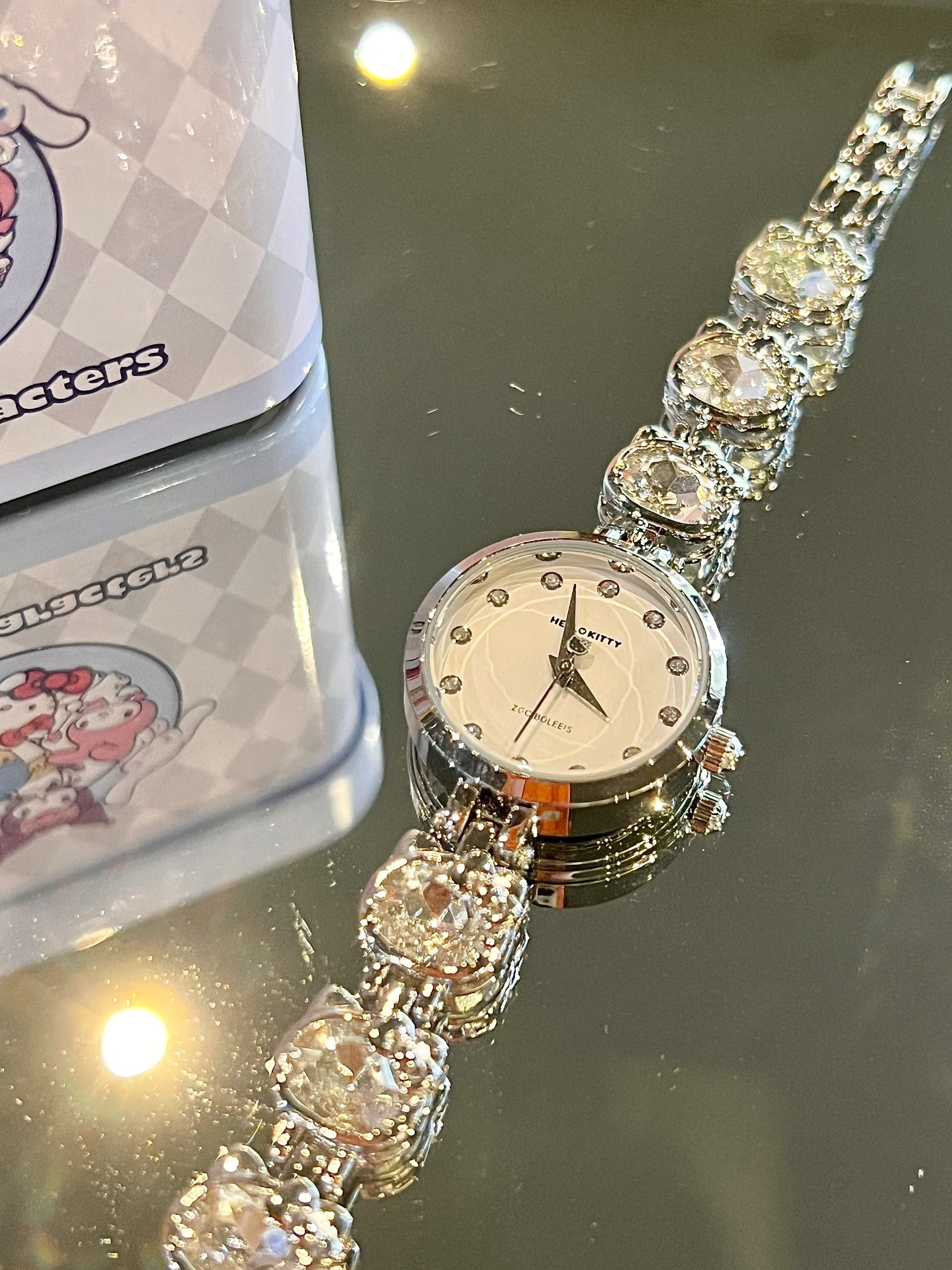 Hellokitty Clastyle Bracelet Watch Rhinestone Women Watch Gift for Her (25mm)