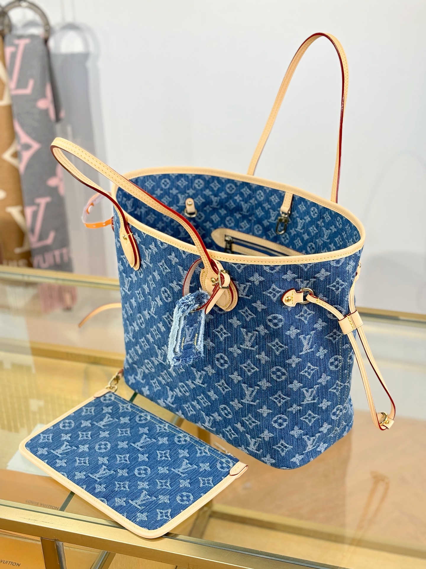 Louis Vuitton NEVERFULL Medium Handbag M13192