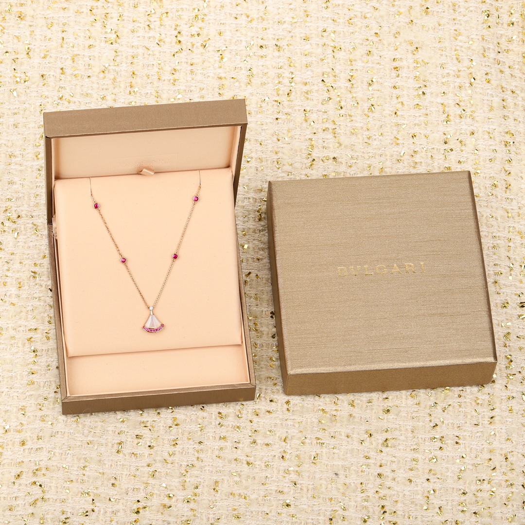 Bulgari diamond fan-shaped necklace