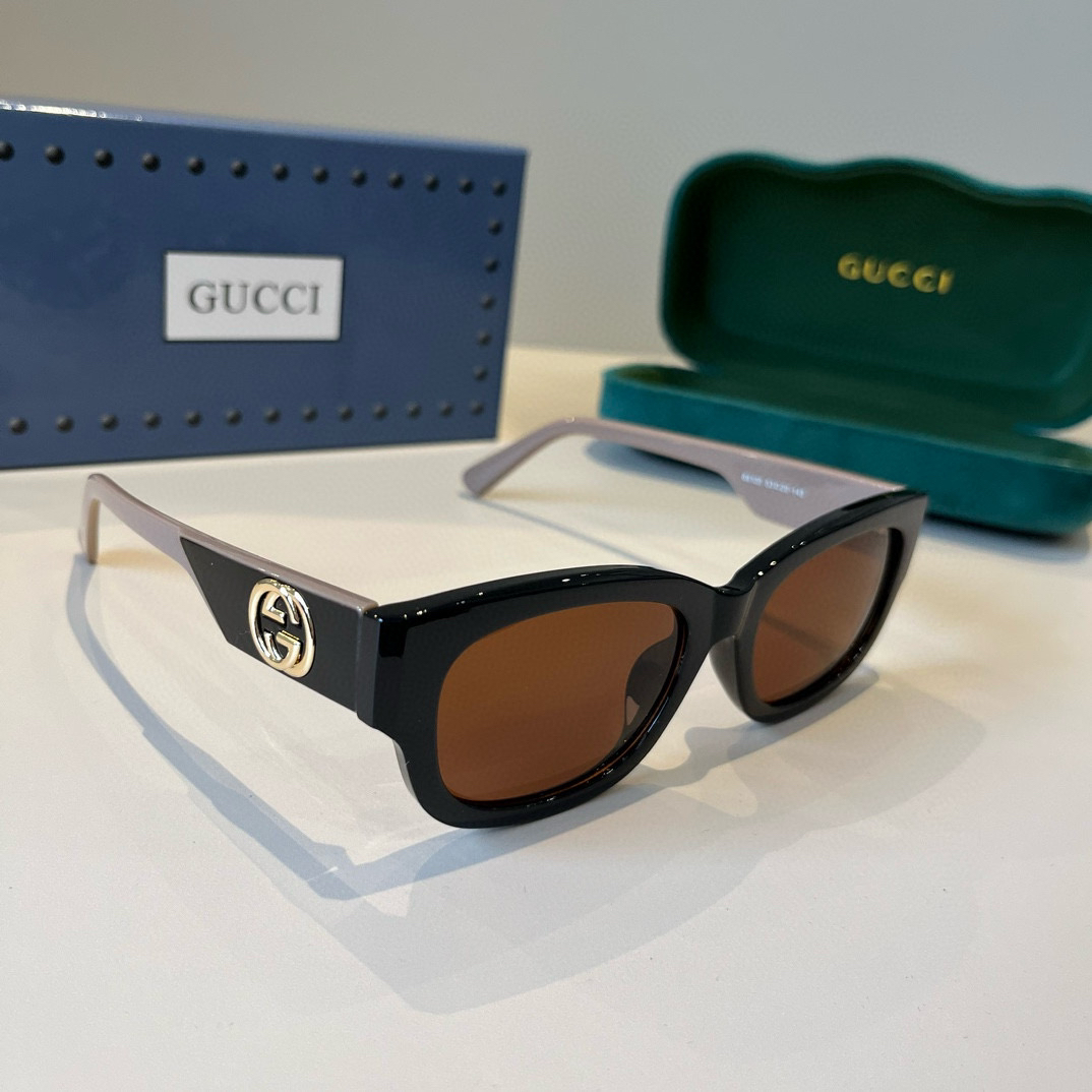 Gucci Round Frame Sunglasses