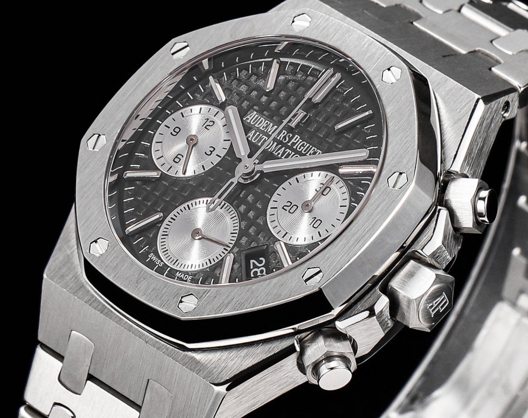 Audemars piguet Royal Oak series 26715BC.ZZ.1356BC.01
