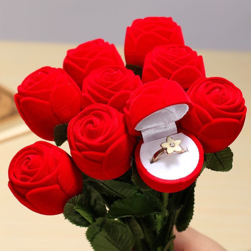 🌹🌹Red rose ring box💑（Surprise your loved one in a unique way）