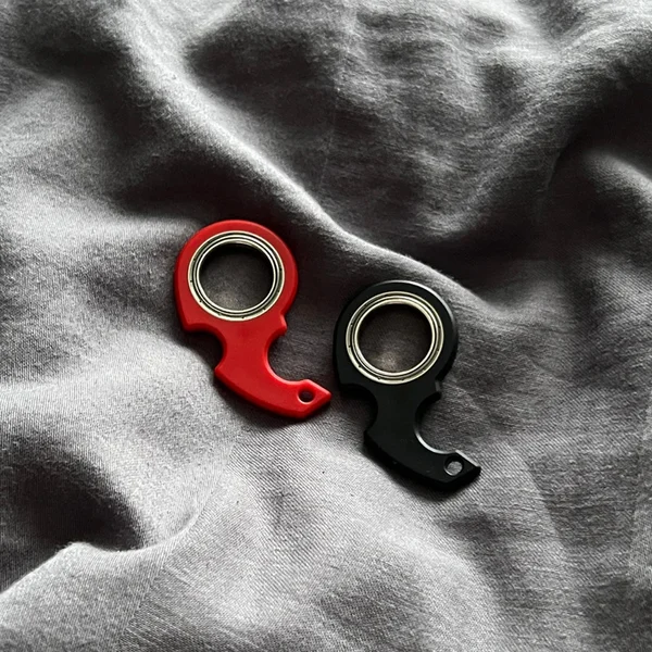 🔥(Last Day Promotion 50% OFF) Fidget Spin Karambit Keychain