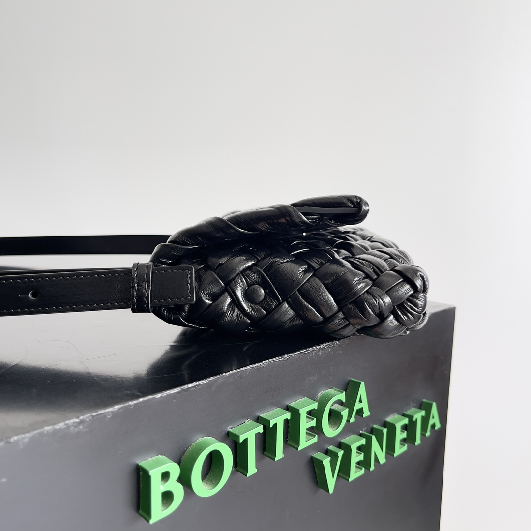 Bottega Veneta RUMPLE MESSENGER handbag 787113
