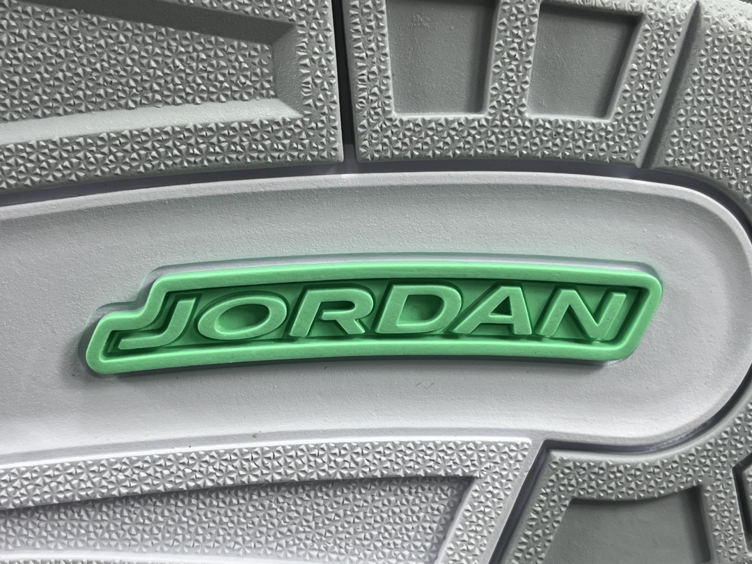 Nike Air Jordan 3 RetroGreen Glow CT8532-031