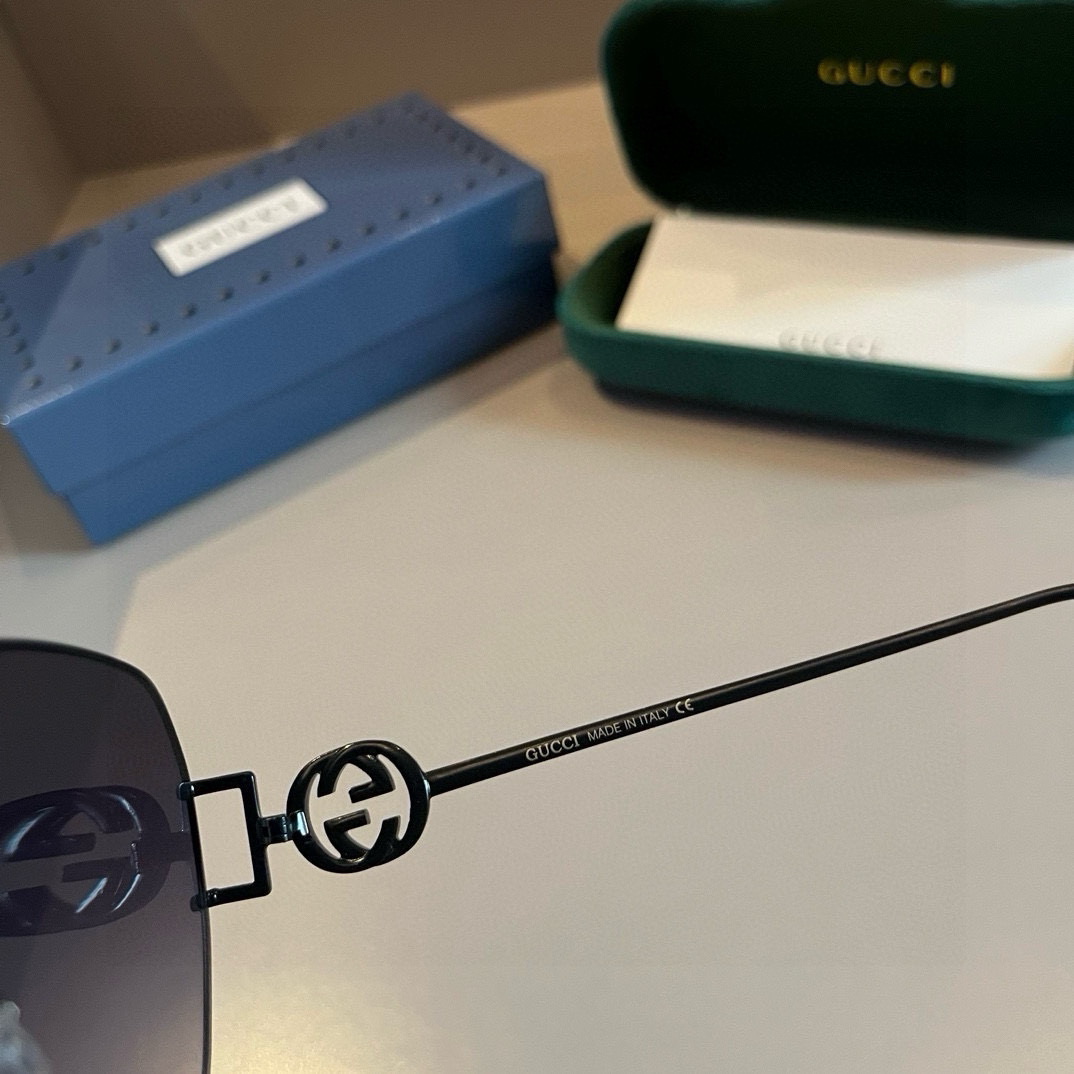 Gucci Square Frame Sunglasses