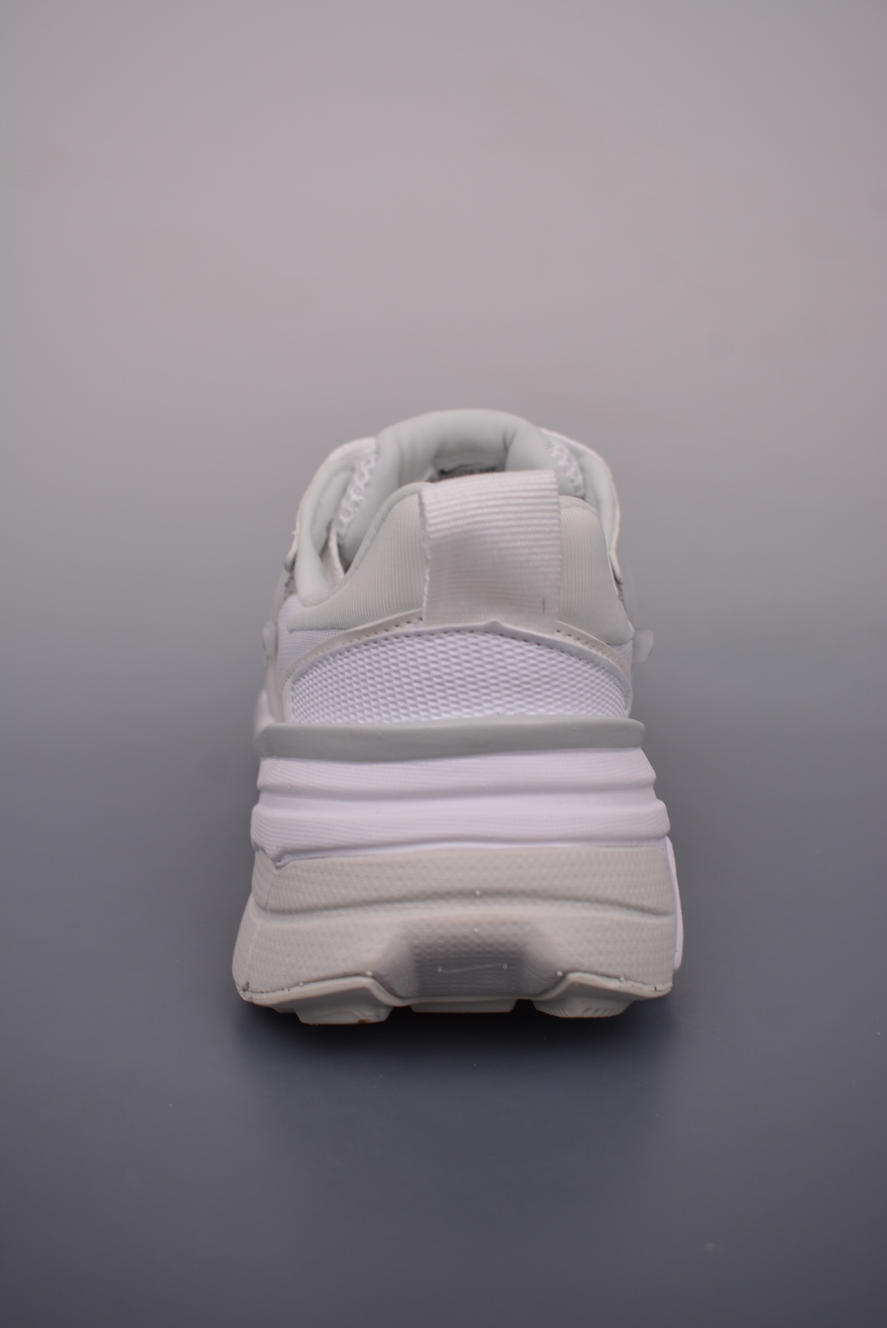Nike Wmns V2K Runtekk Low Metallic Silver FD0736-104