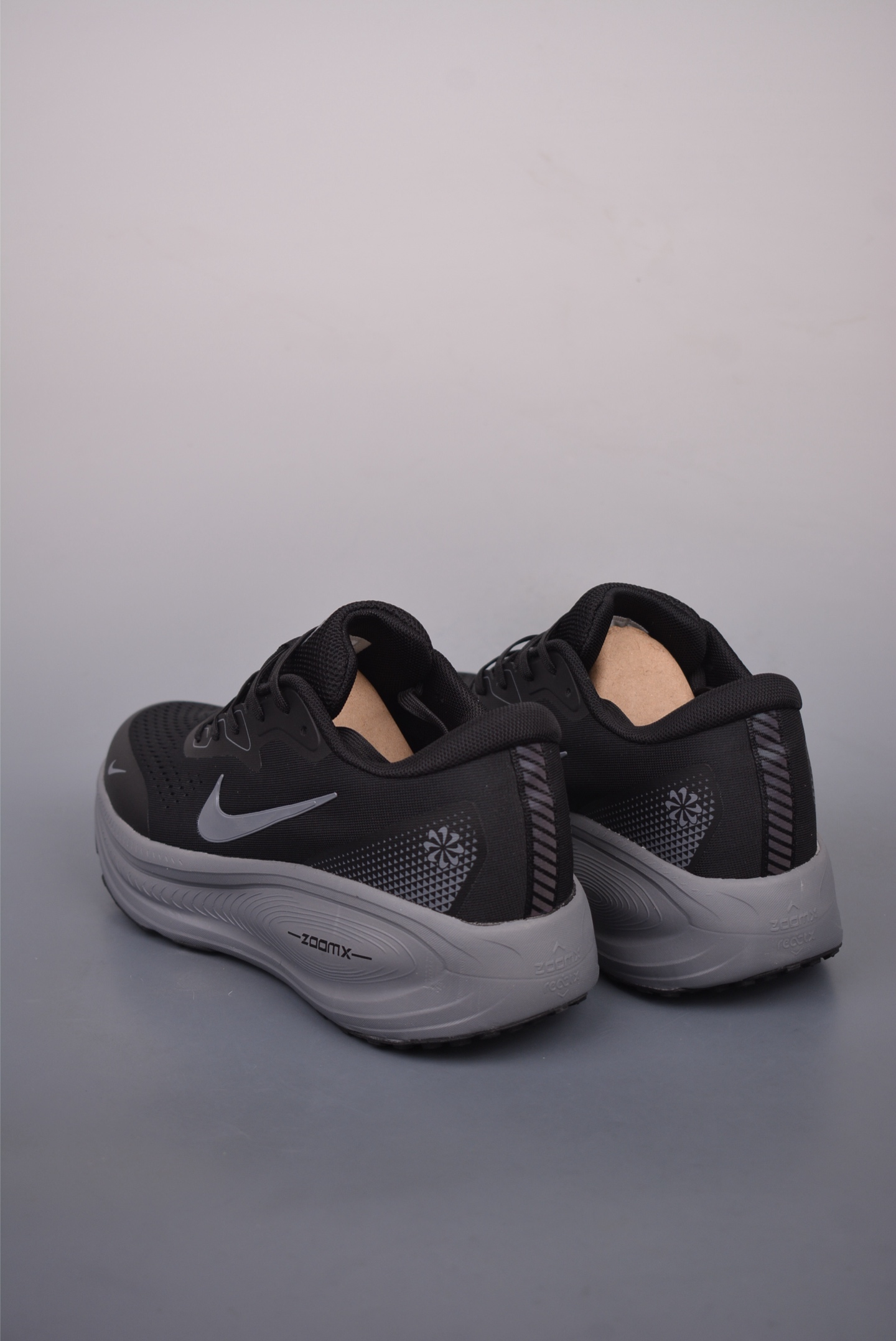 Nike Air Zoom Vomero 18X Black Grey HM2519-372