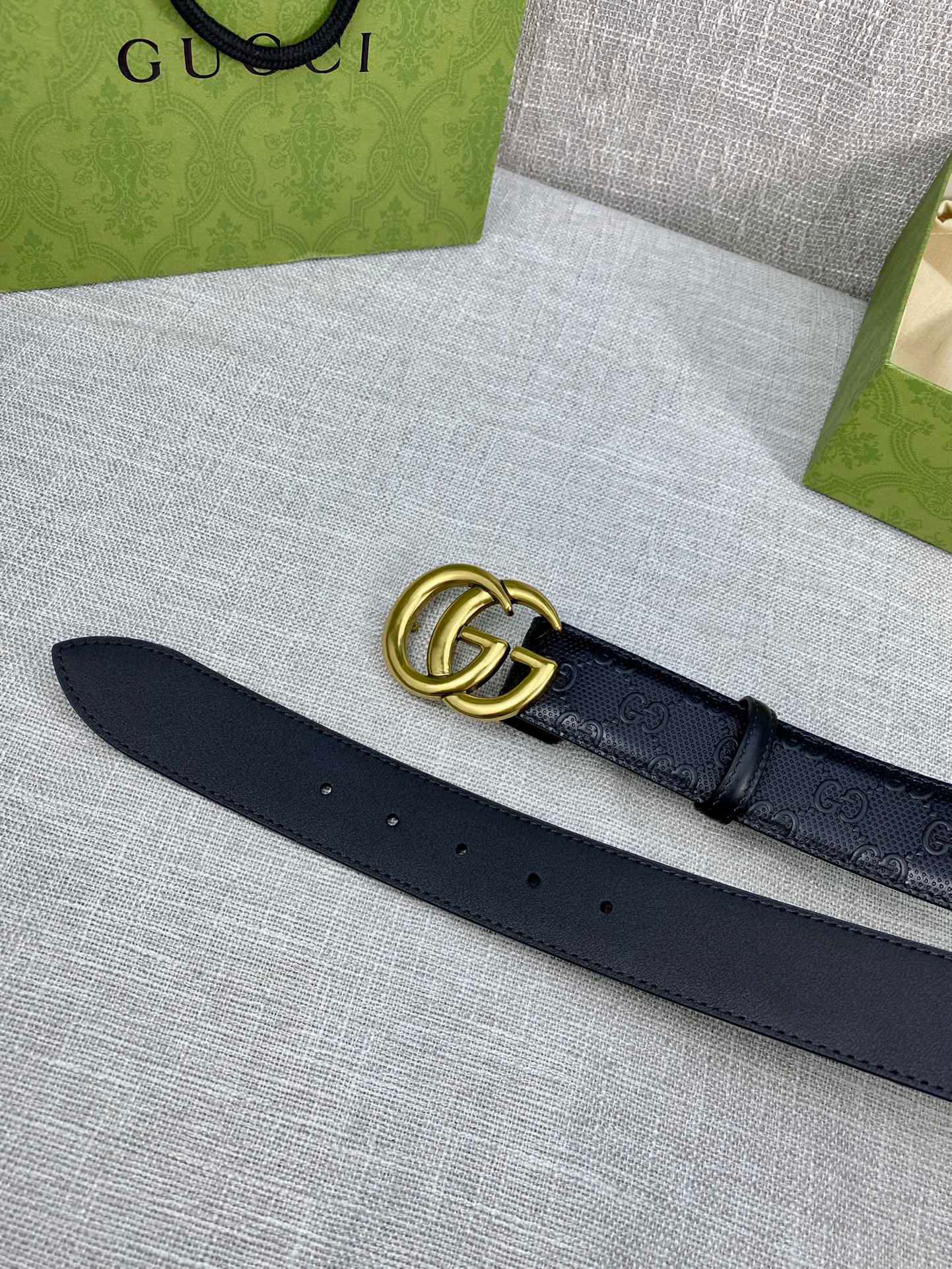 Gucci black embossed leather belt width 4.0CM