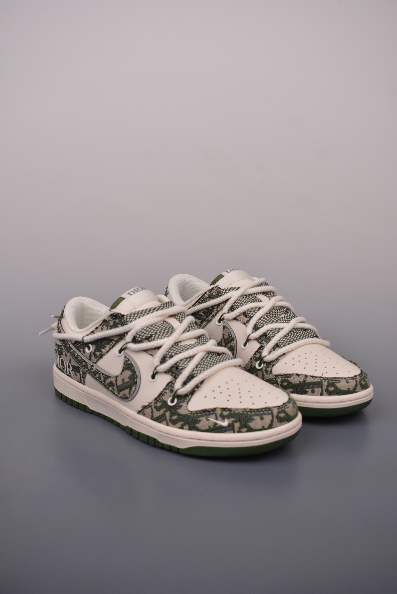 Dior x Nike SB Dunk Low Lot Dior Off-White Military Green SJ2068-309