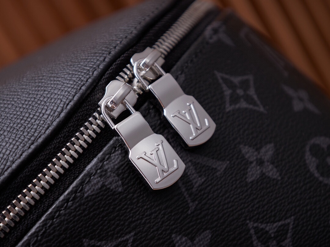 Louis Vuitton DISCOVERY Backpack M30230
