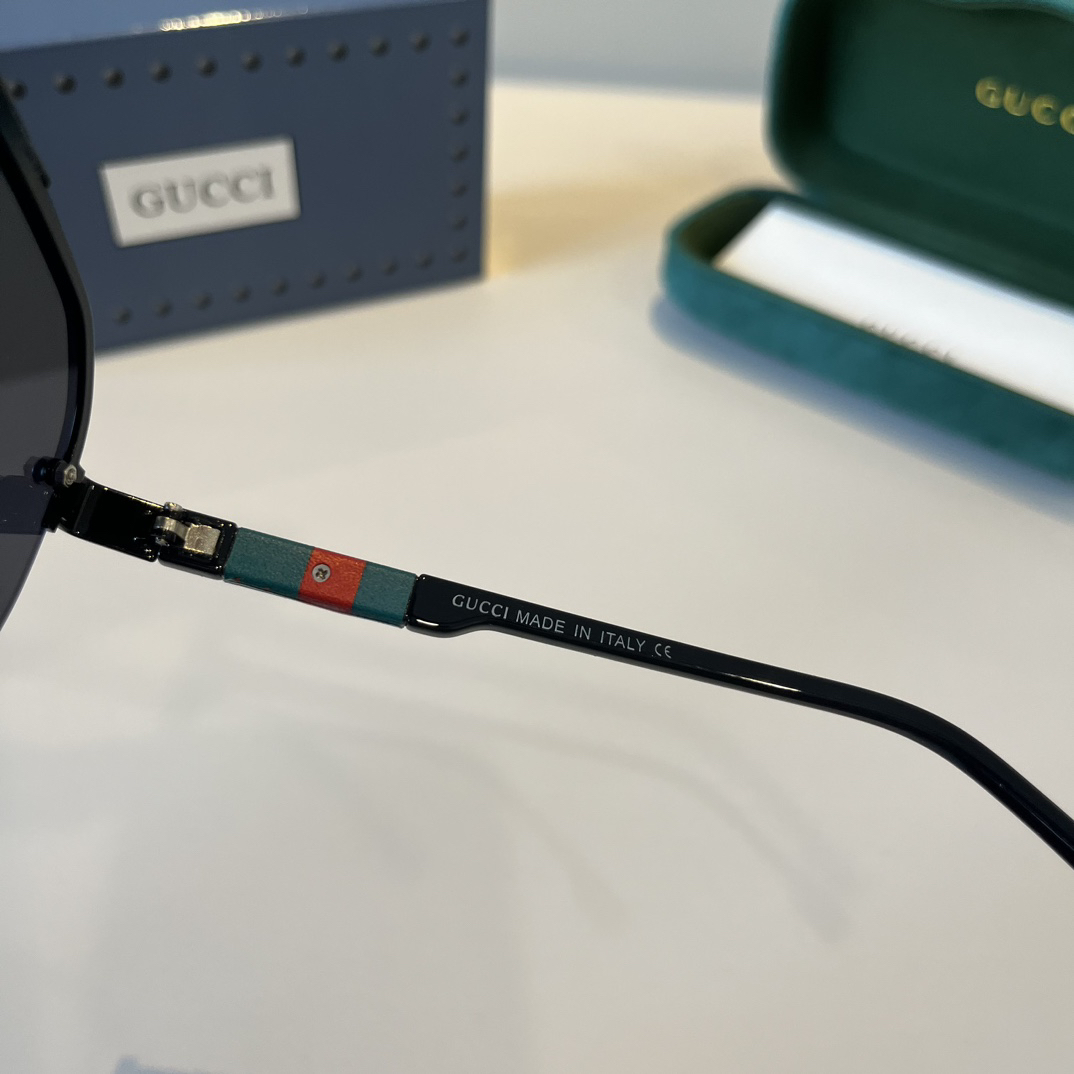 Gucci Round Frame Sunglasses