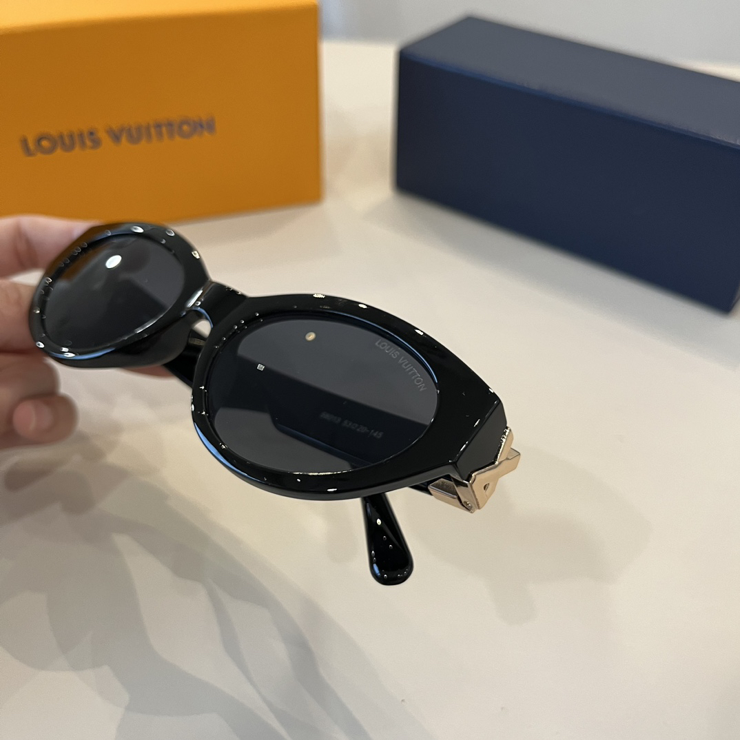 Louis Vuitton Round Frame Sunglasses