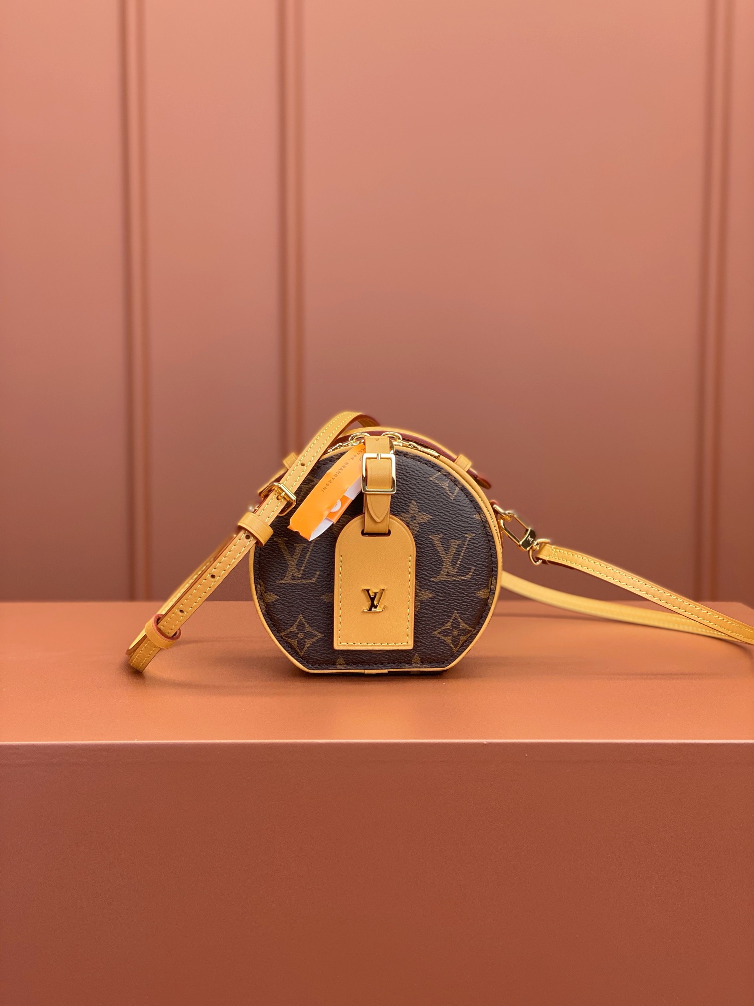 Louis Vuitton BOITE CHAPEAU Mini Bag M44699
