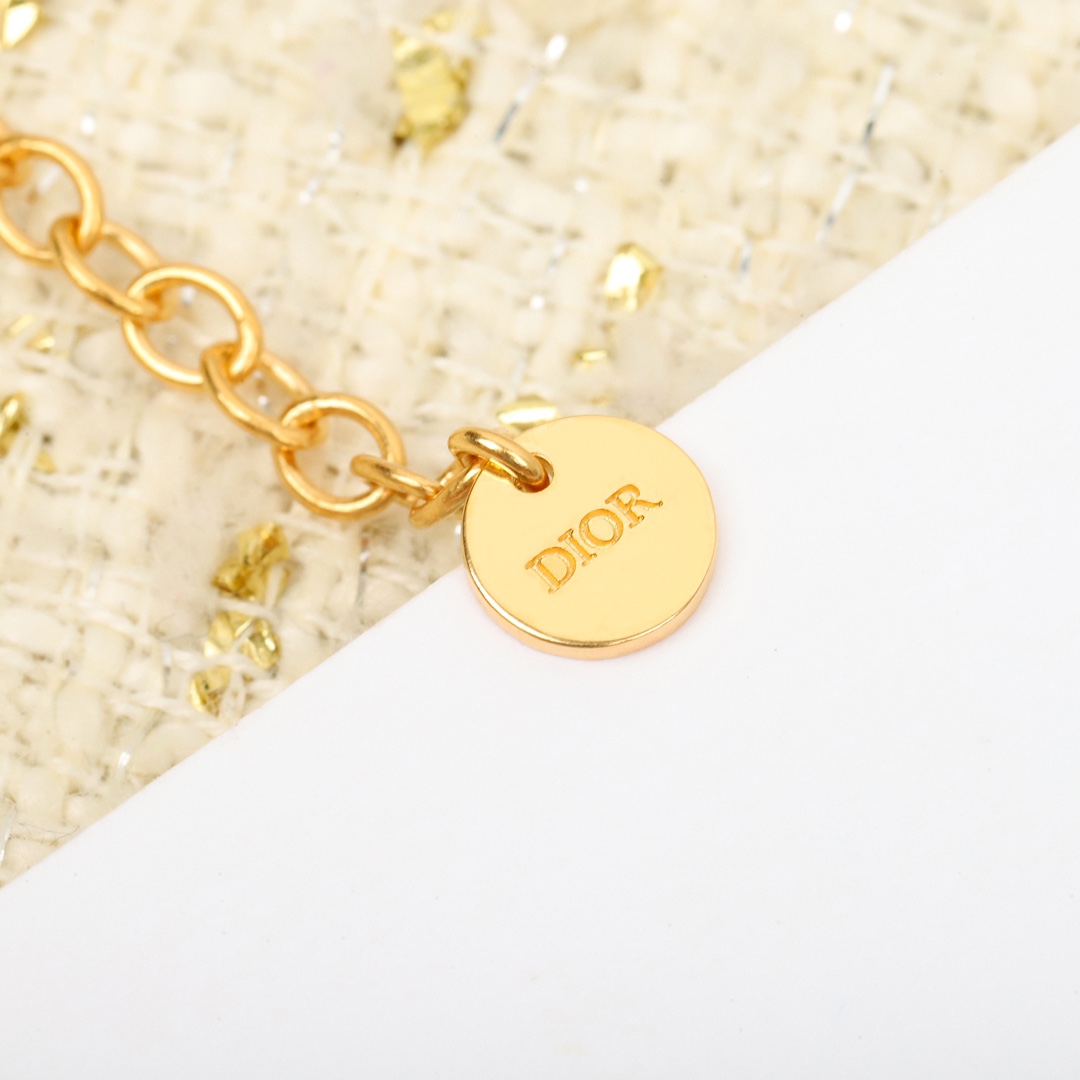 Dior letter necklace