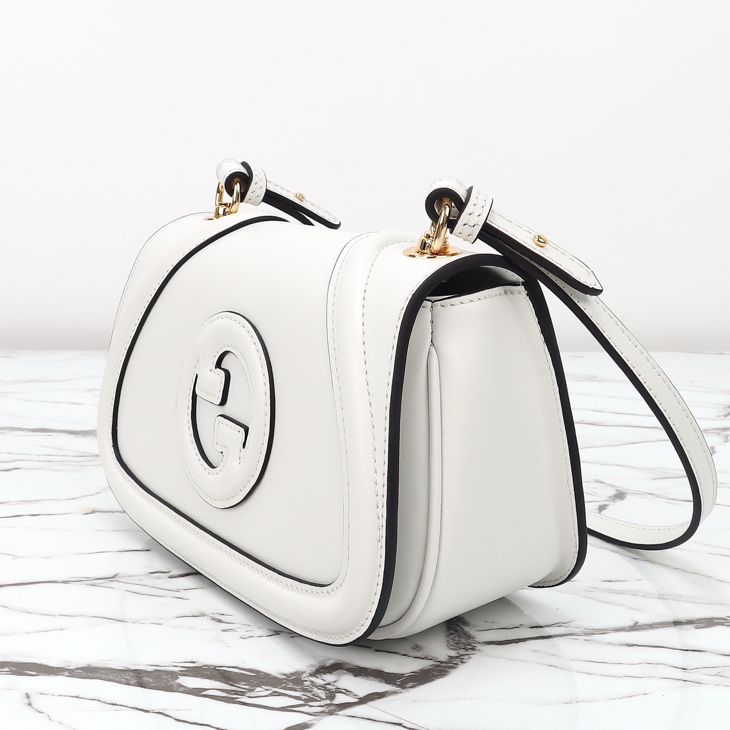 Gucci Blondie small shoulder bag 815700