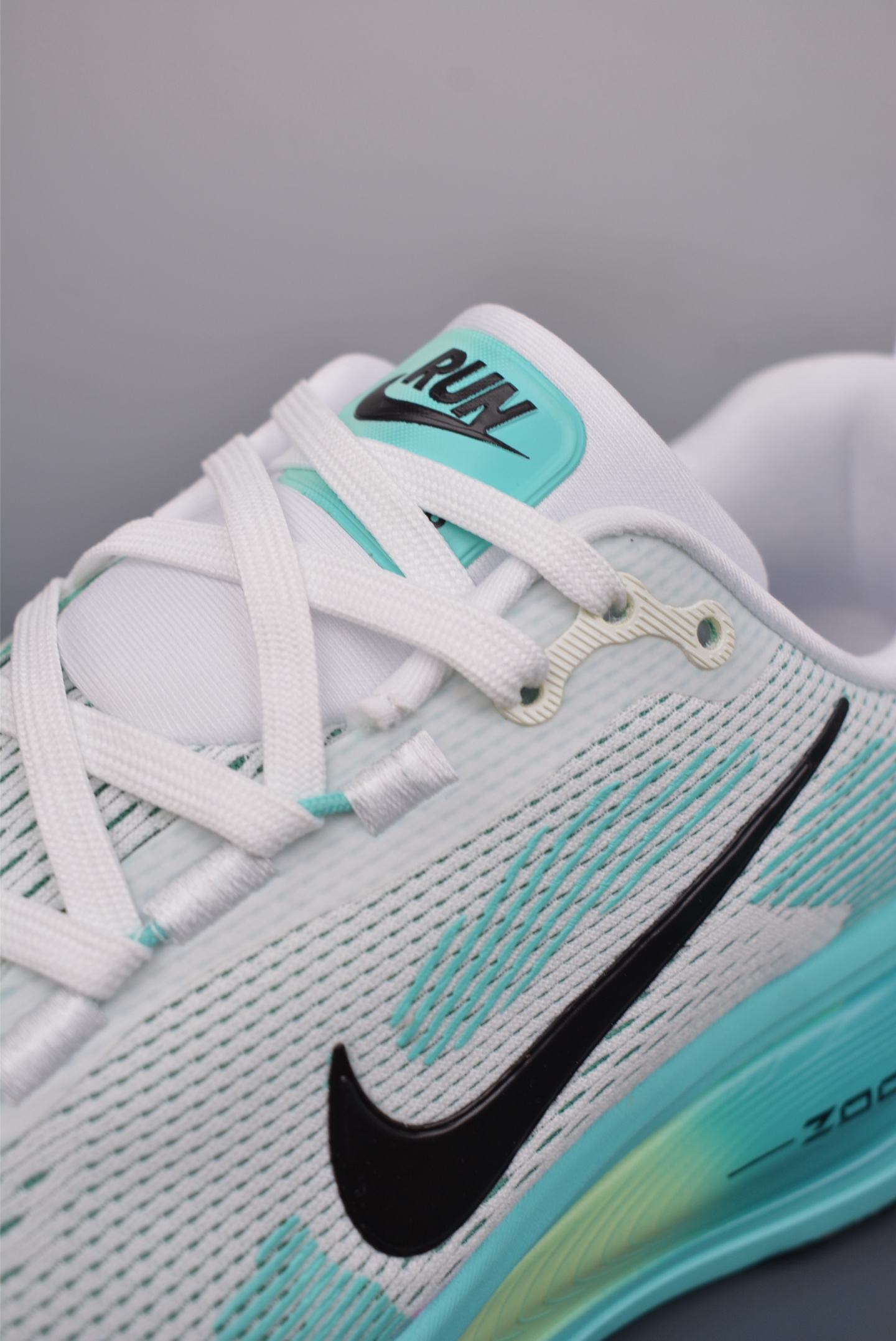 Nike Vomero 18 ZoomX White Green HM6803-103