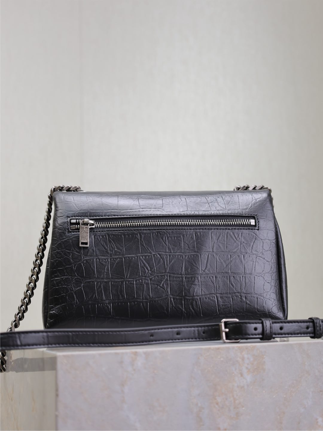 Yves Saint Laurent West Hollywood Chain Bag 738820