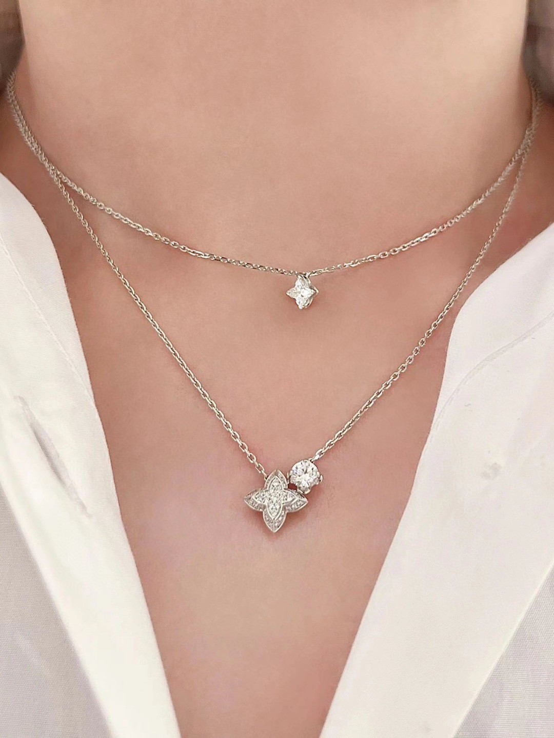 Louis Vuitton star necklace