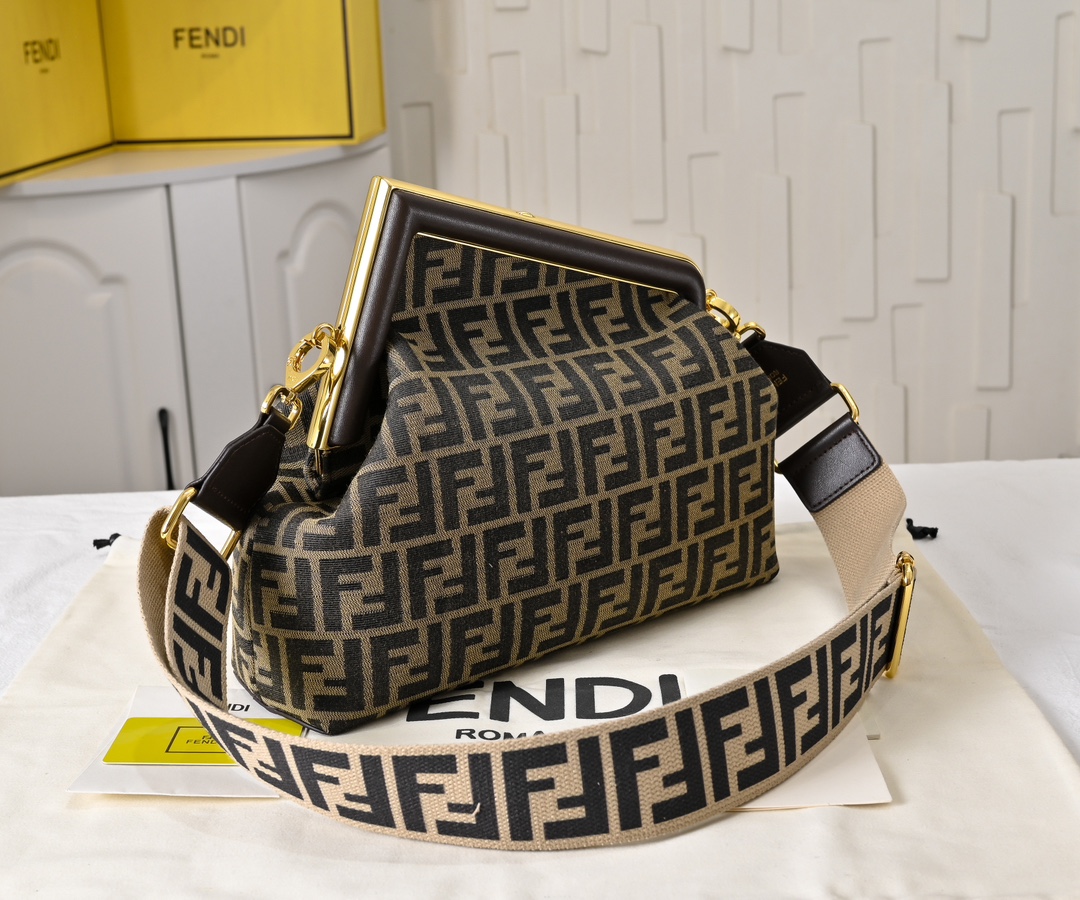 FENDI First Shoulder Bag 80017