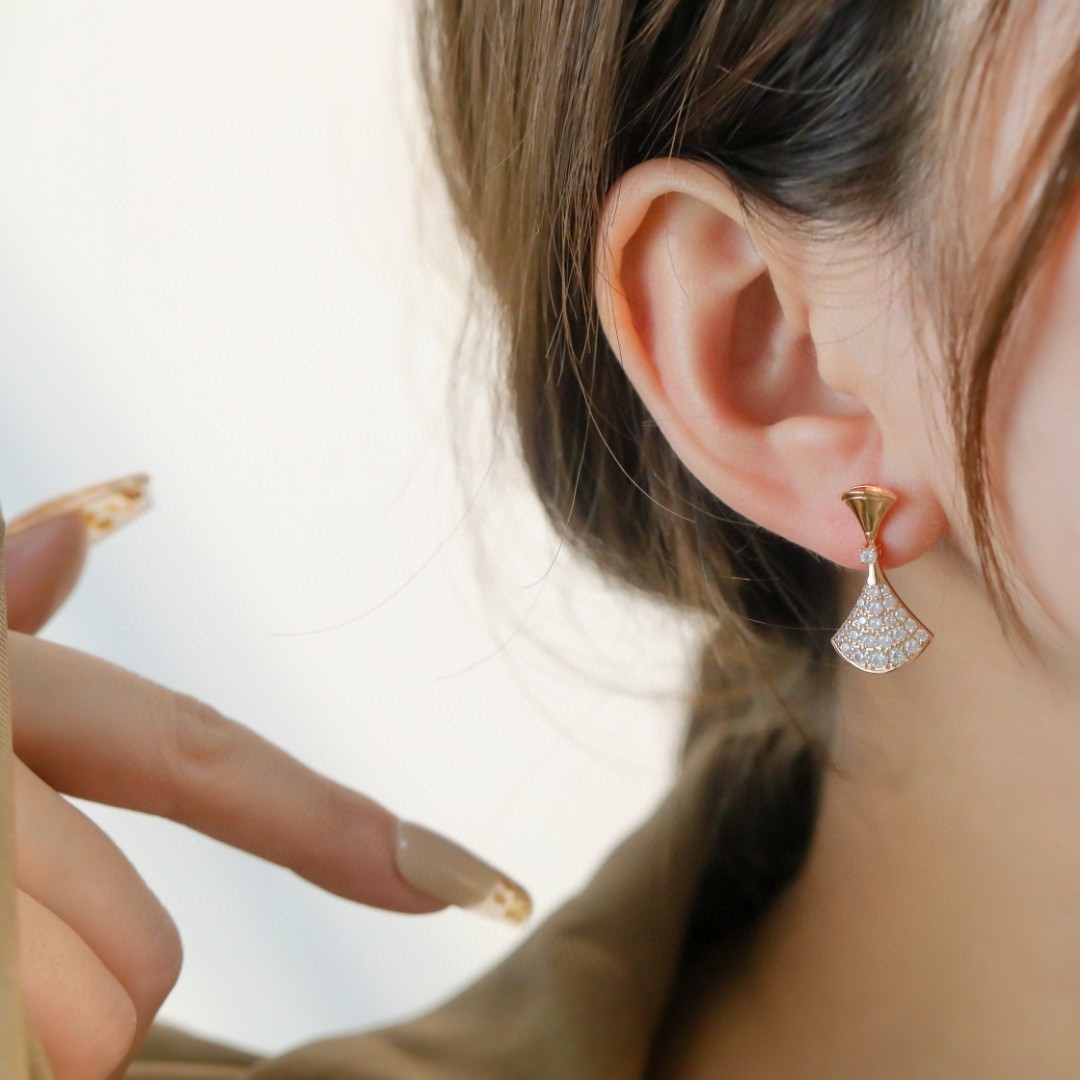 Bulgari full diamond fan-shaped earrings
