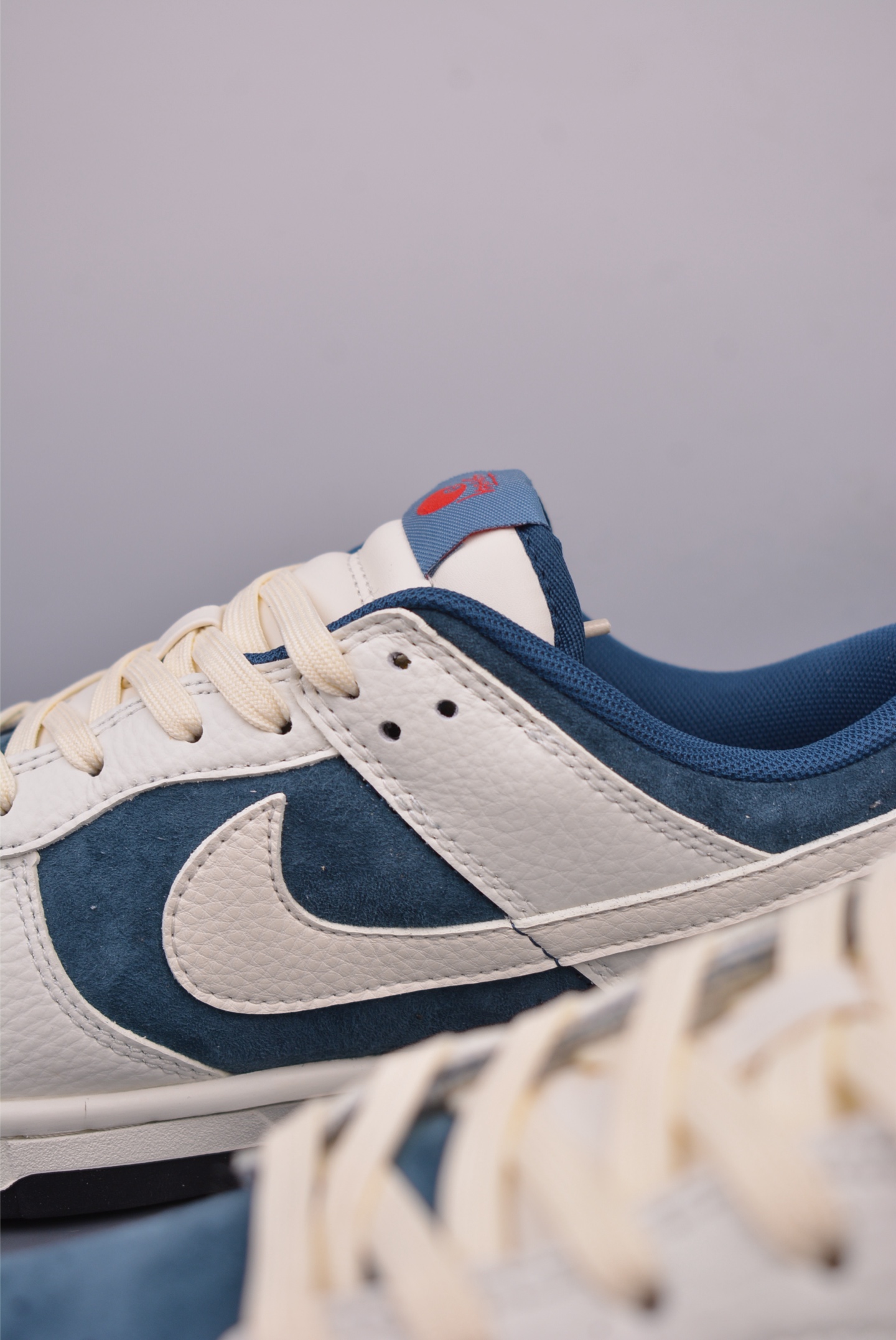 Stussy x Nike SB Dunk Low sneakers Off-white and dark blue CY5979-112