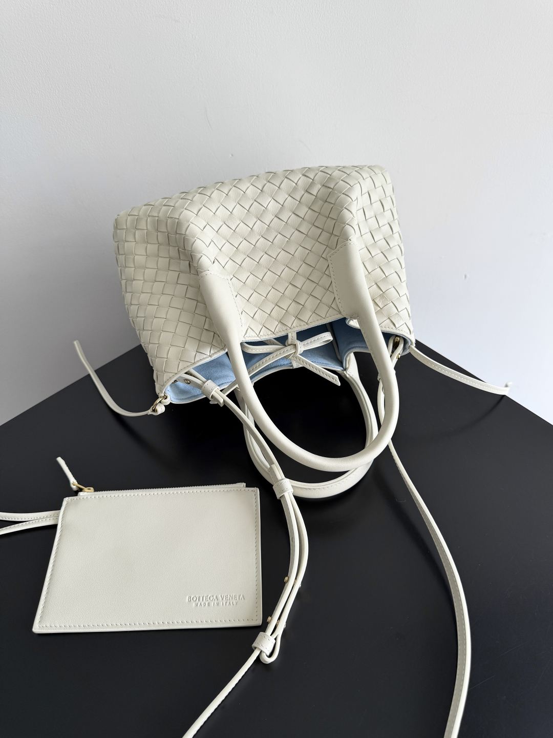BOTTEGA VENETA 2025 PINACOTECA Small Bag 819004