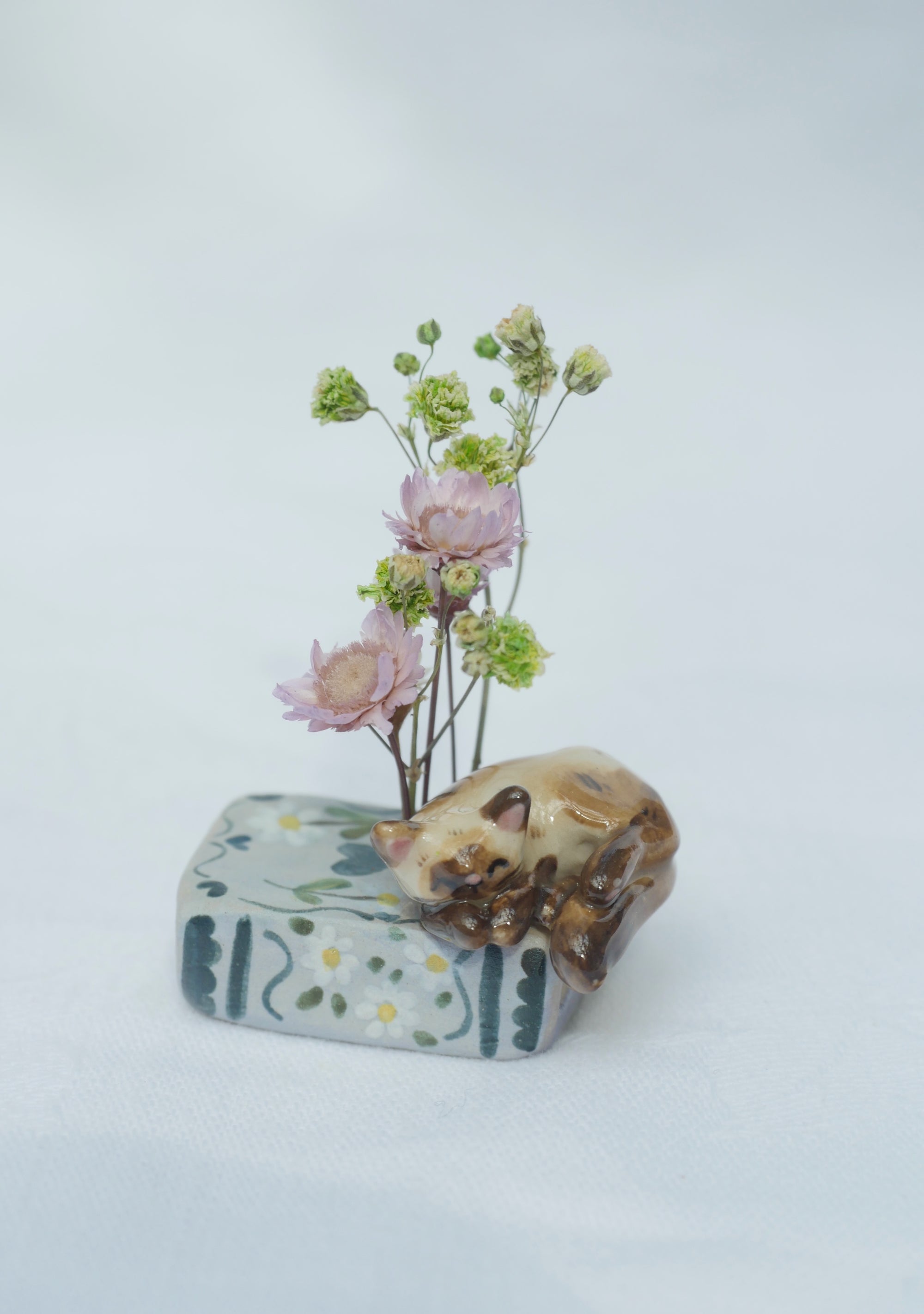 🔥ON SALE 59% OFF🔥Animal Book Dried Flower Miniature Sculpture