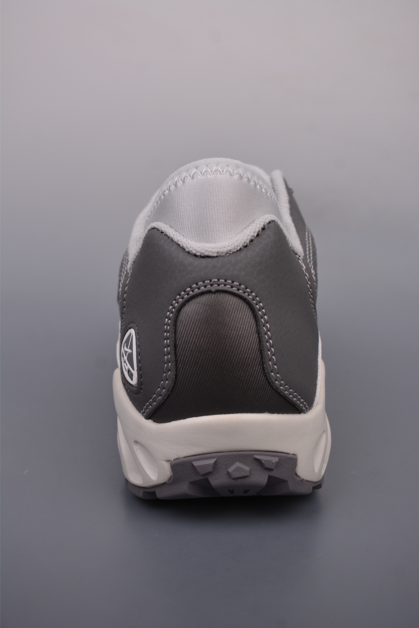 Nike ACG Air Exploraid Dark Grey  FJ1920-202