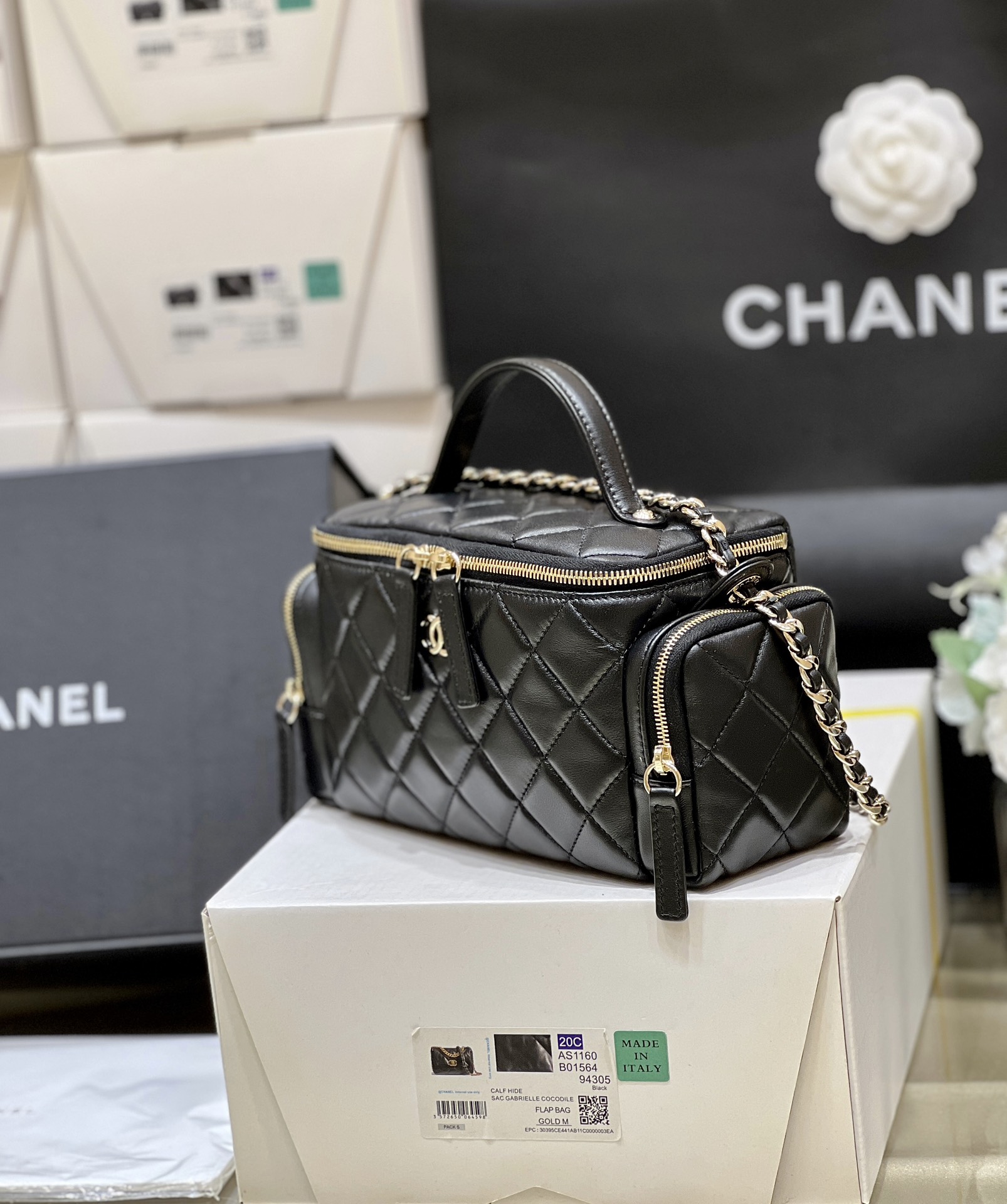 Chanel 24K Autumn and Winter Series Handle Camera Bag AS5222