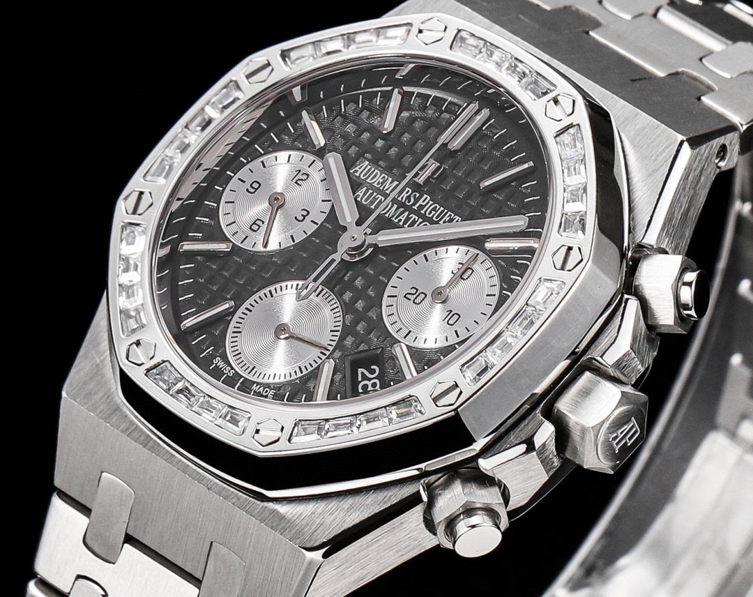 Audemars piguet Royal Oak series 26715BC.ZZ.1356BC.01