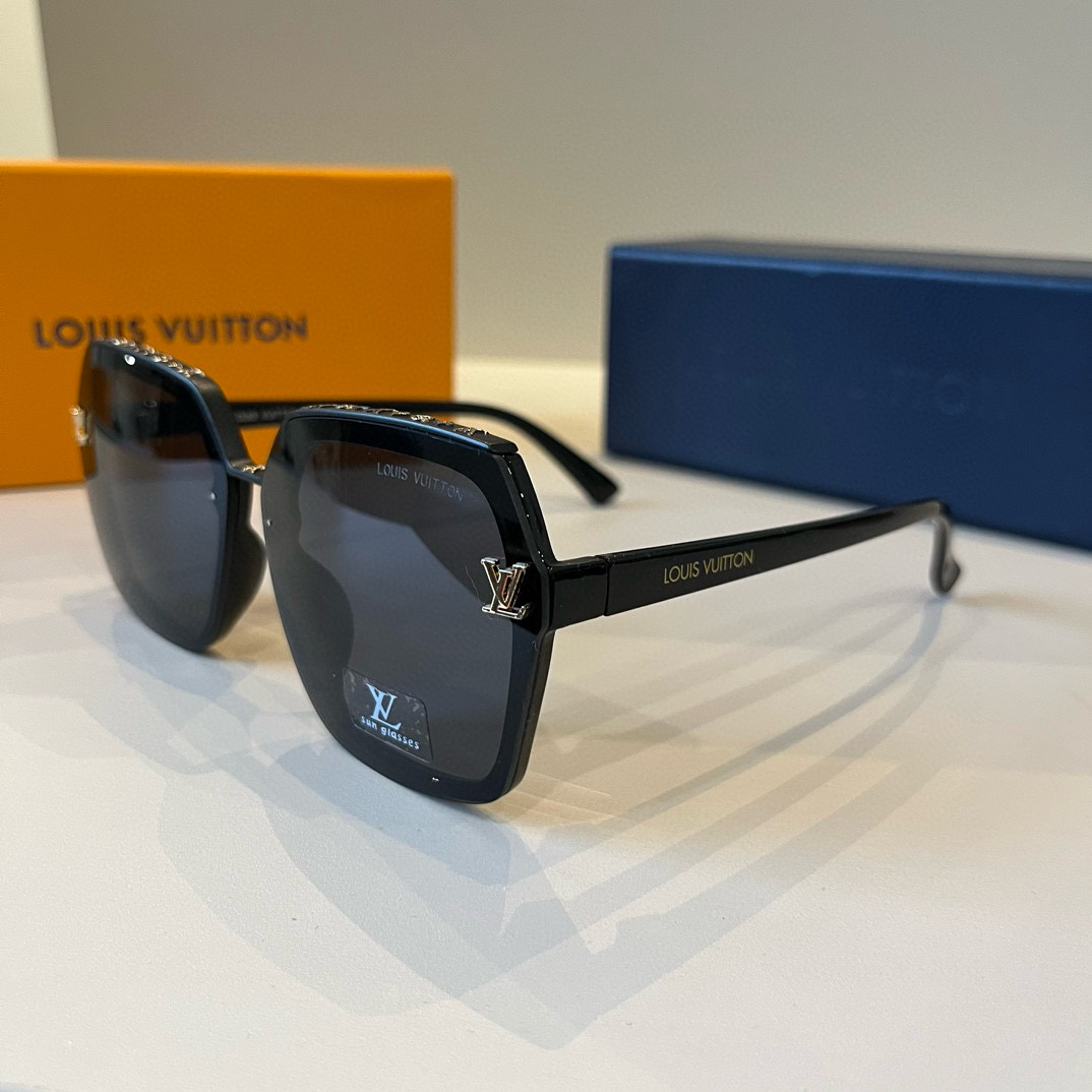 Louis Vuitton square-frame sunglasses