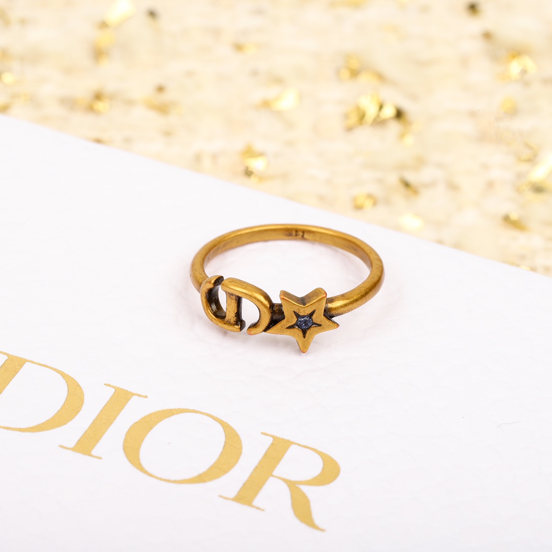 Dior retro five-pointed star CD ring