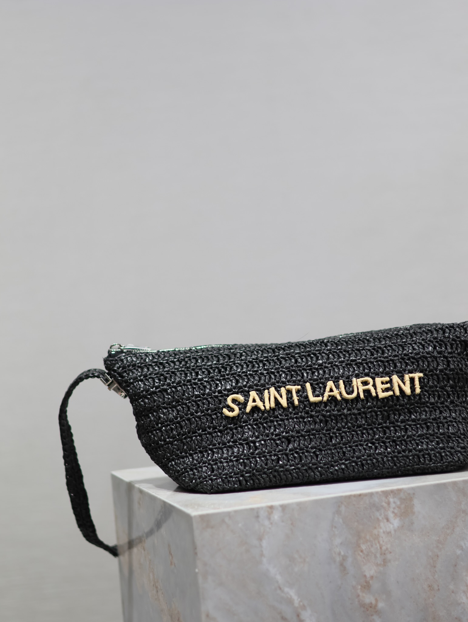 Yves Saint Laurent Crossbody bag Raffia woven bag 667490