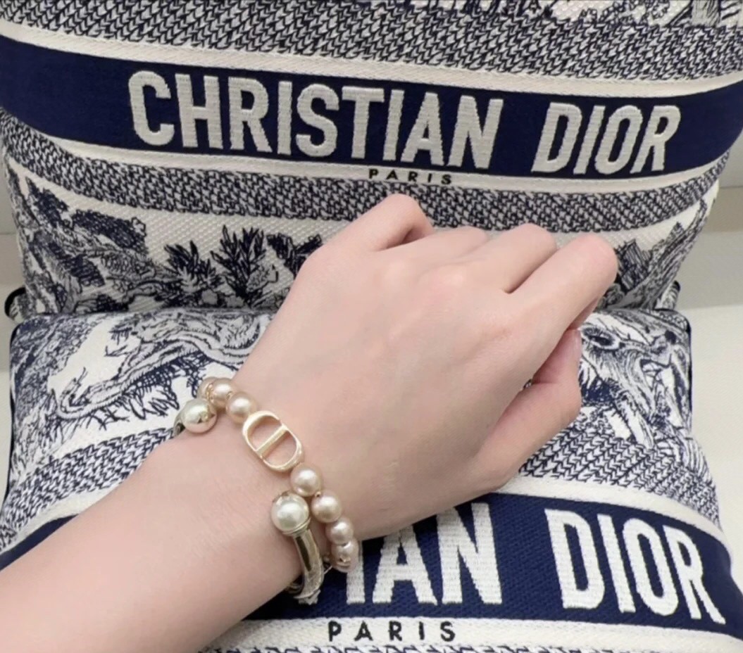 Dior open pearl bracelet