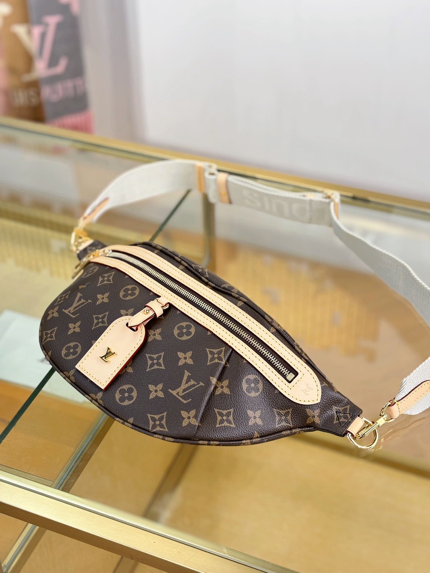 Louis Vuitton HIGH RISE waist bag M46784