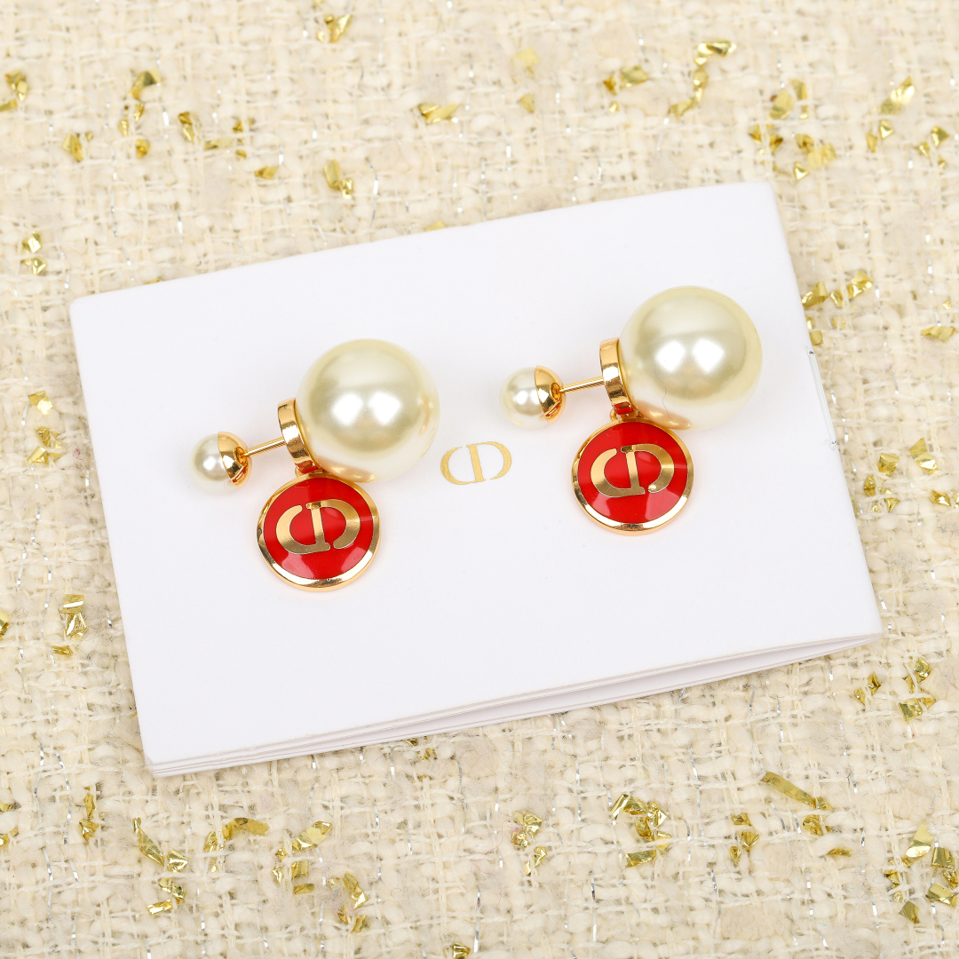 Dior round pearl earrings