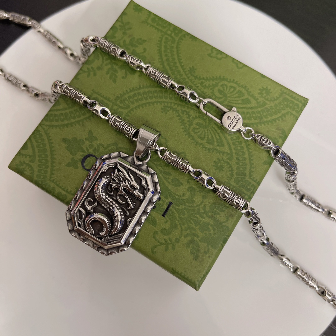 Gucci Anger Forest Series Dragon Amulet Vintage Necklace