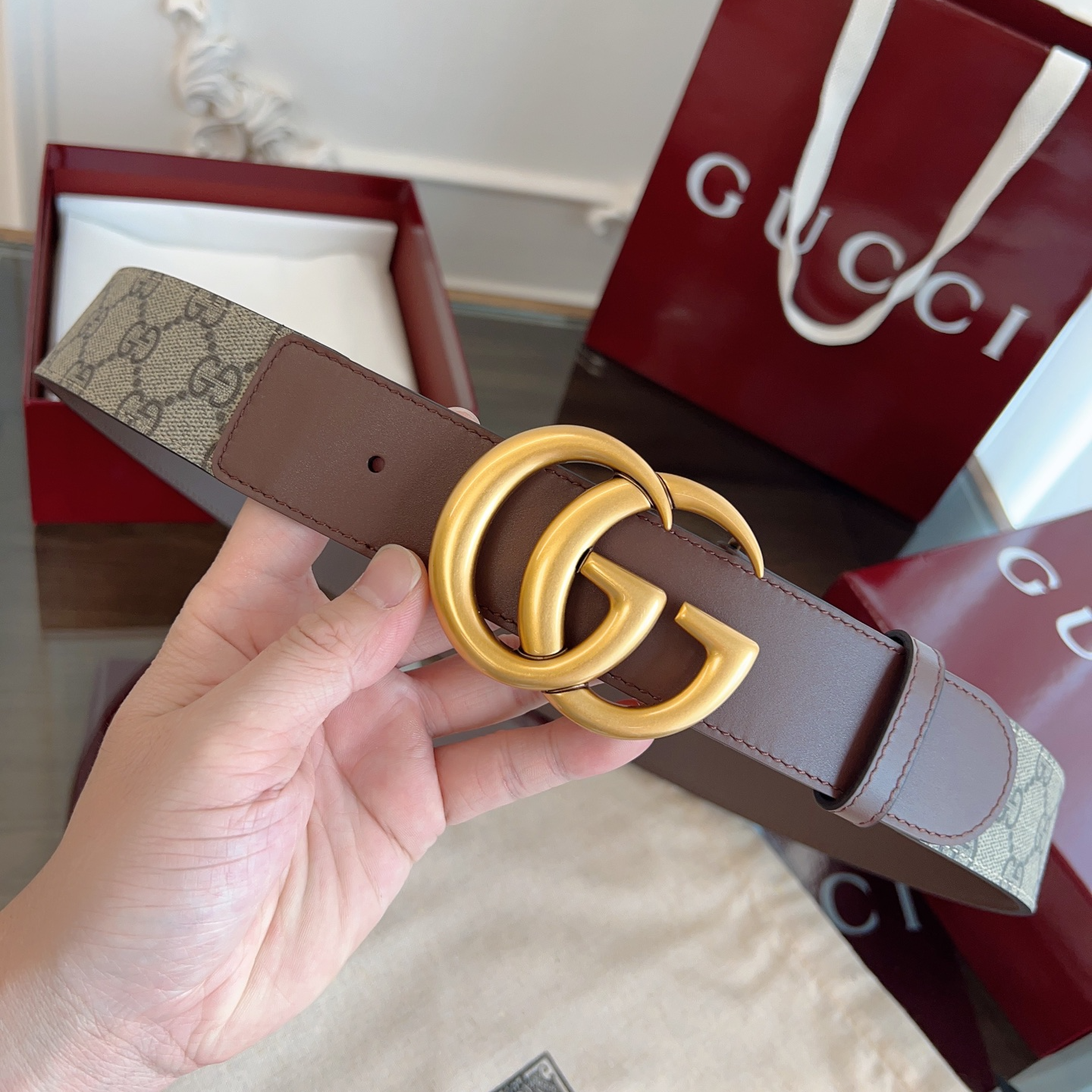 Gucci Double G brass buckle leather belt with a width of 4.0cm