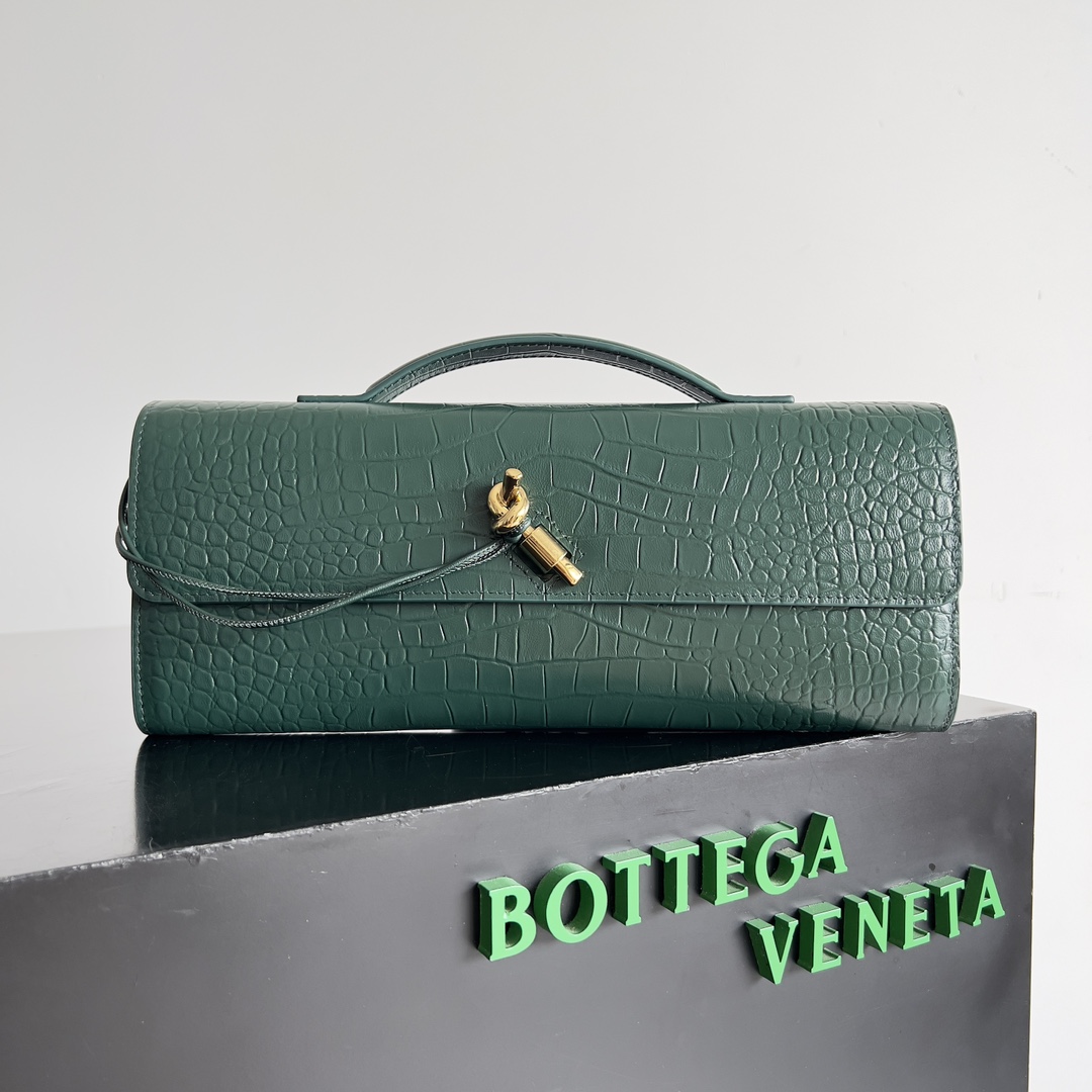 Bottega Veneta Andiamo rare crocodile leather handbag 741511