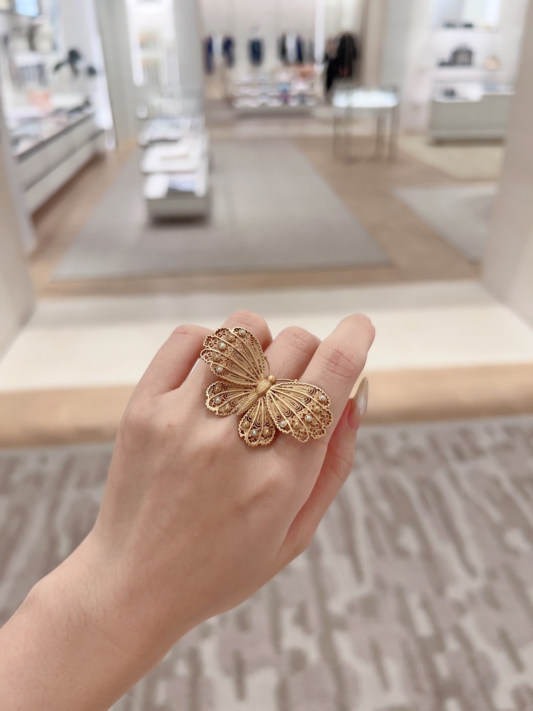 Dior Bow Pearl Ring