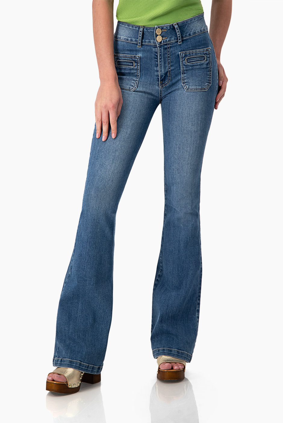 Jeans corte flare de doble boton