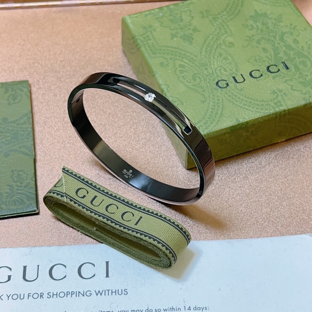 Gucci hollow diamond black bracelet