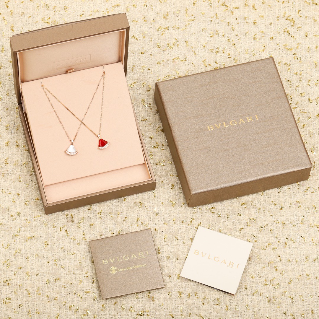 Bulgari fan-shaped diamond necklace