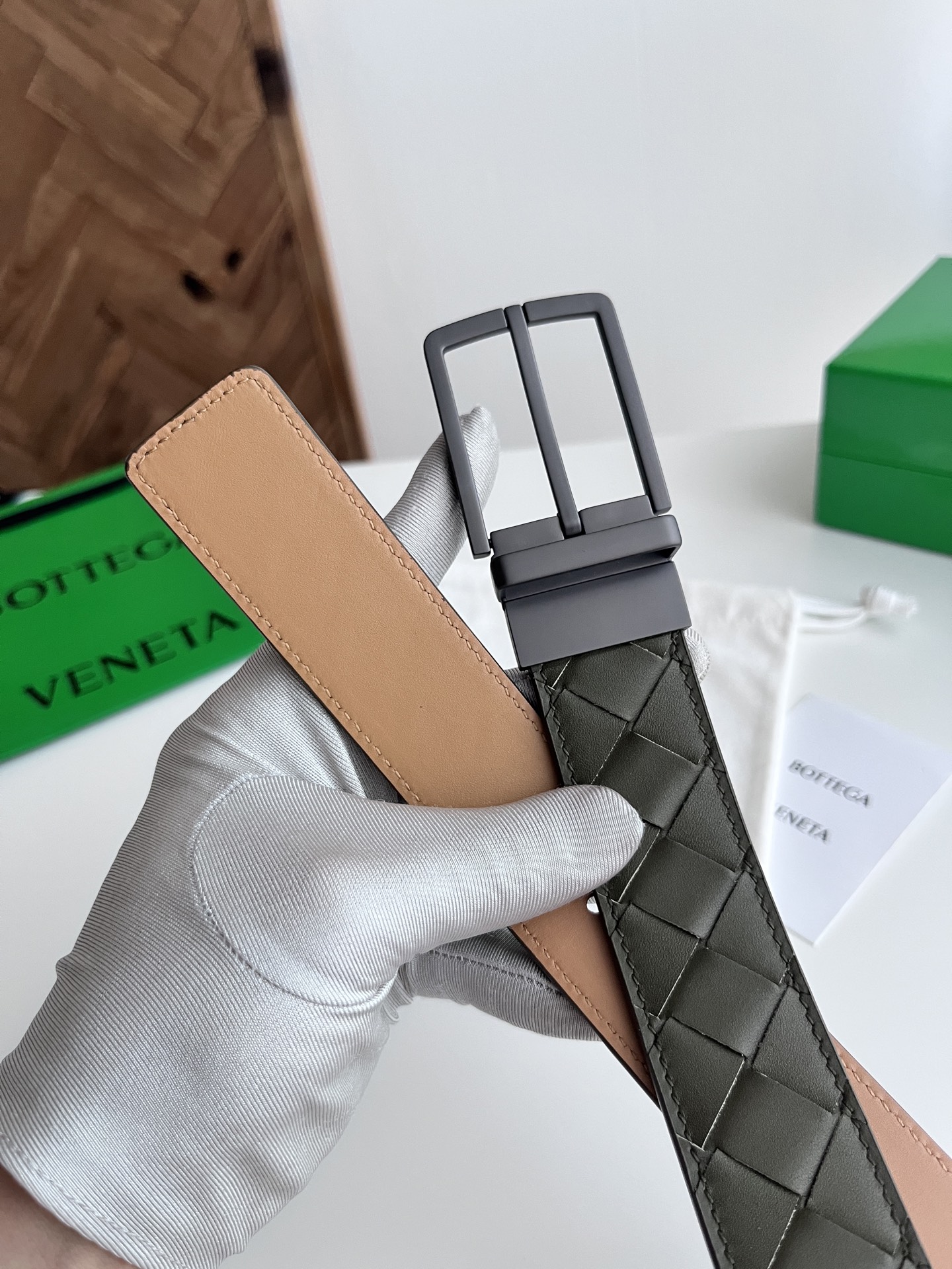 Bottega Veneta intreccio woven cowhide double-sided waistband with a width of 3.5cm