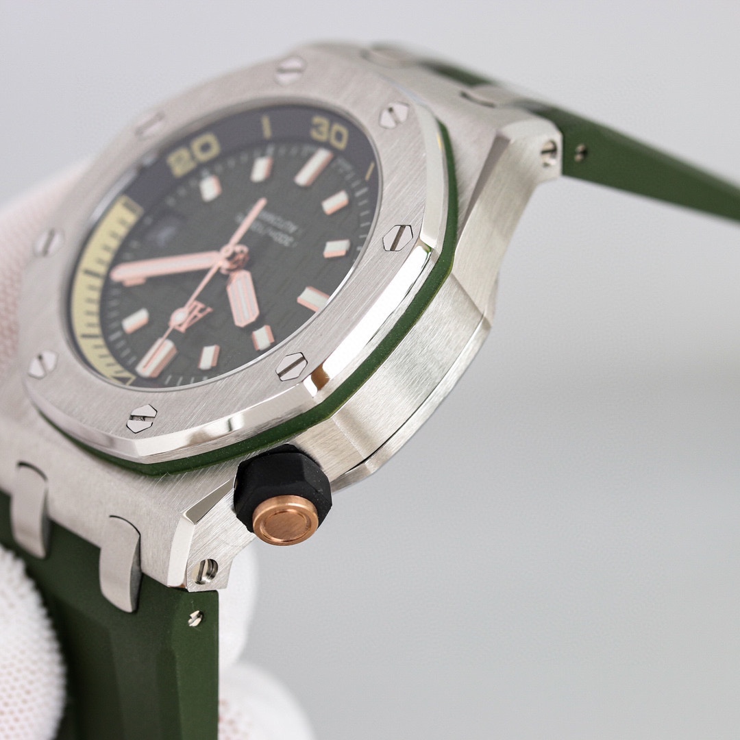 Audemars Piguet Royal Oak Offshore Series 15720ST.OO.A052CA.01